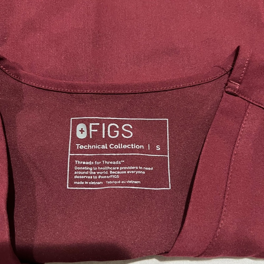 FIGS Womens Burgundy Casma Three-Pocket V-Neck Medical Scrub Top Small - Picture 4 of 4